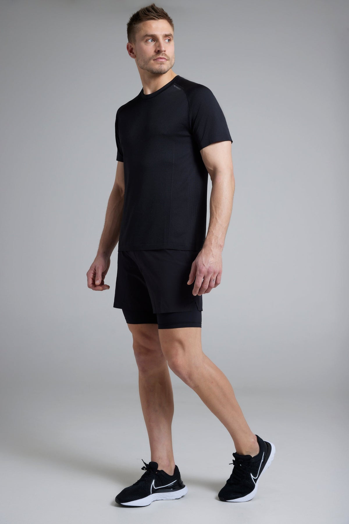 Men's GLIDE360 running top in New Black - product photo 3 of 5