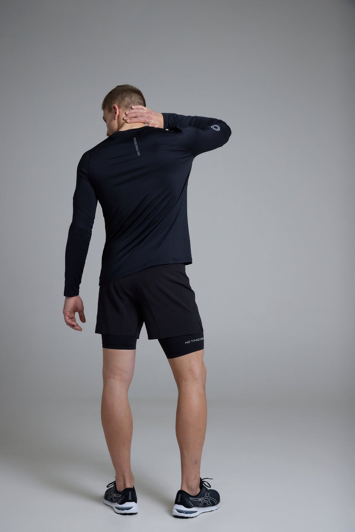 Men's AIRWRAP long sleeve running top in New Black - product photo 3 of 7