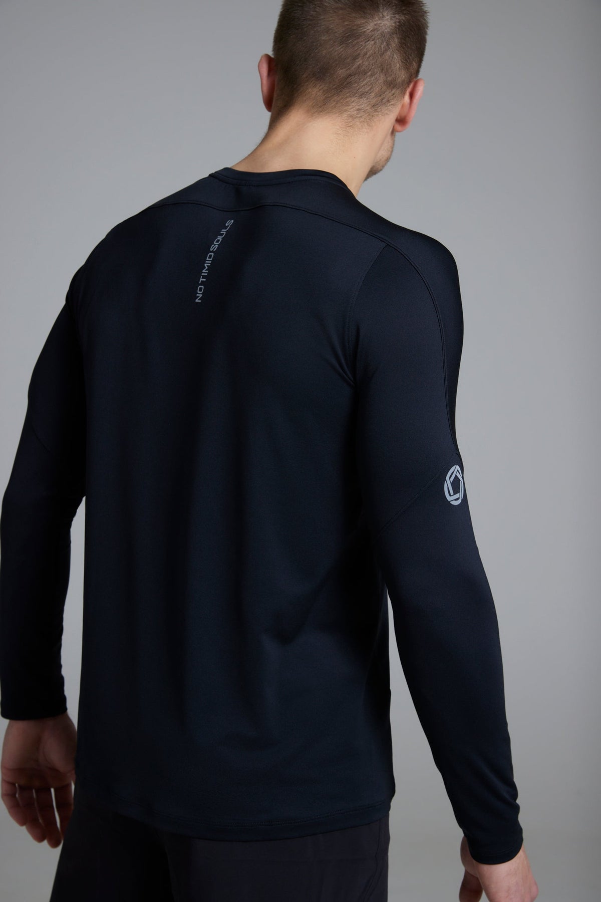 Men's AIRWRAP long sleeve running top in New Black - product photo 4 of 7