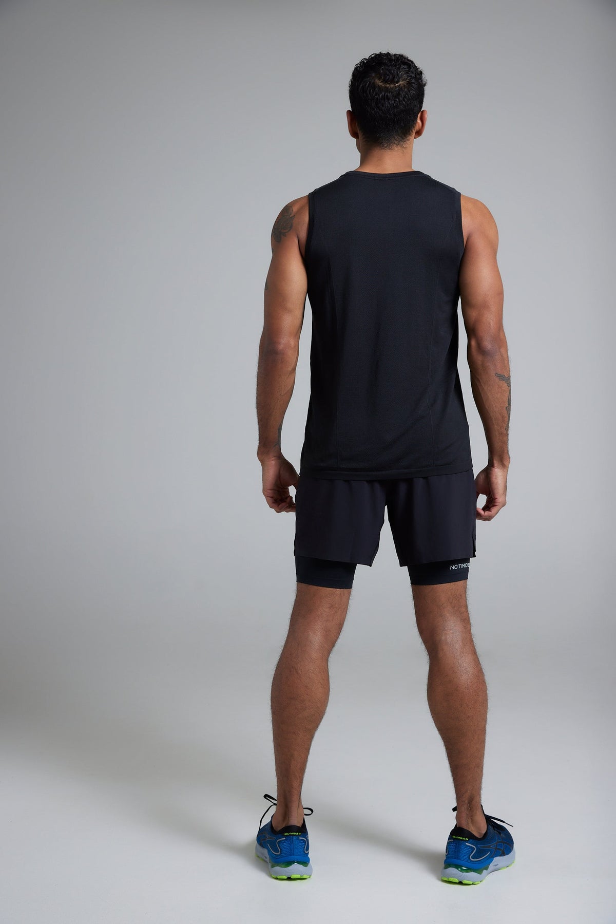 Men's GLIDE360 running singlet in New Black - product photo 3 of 8