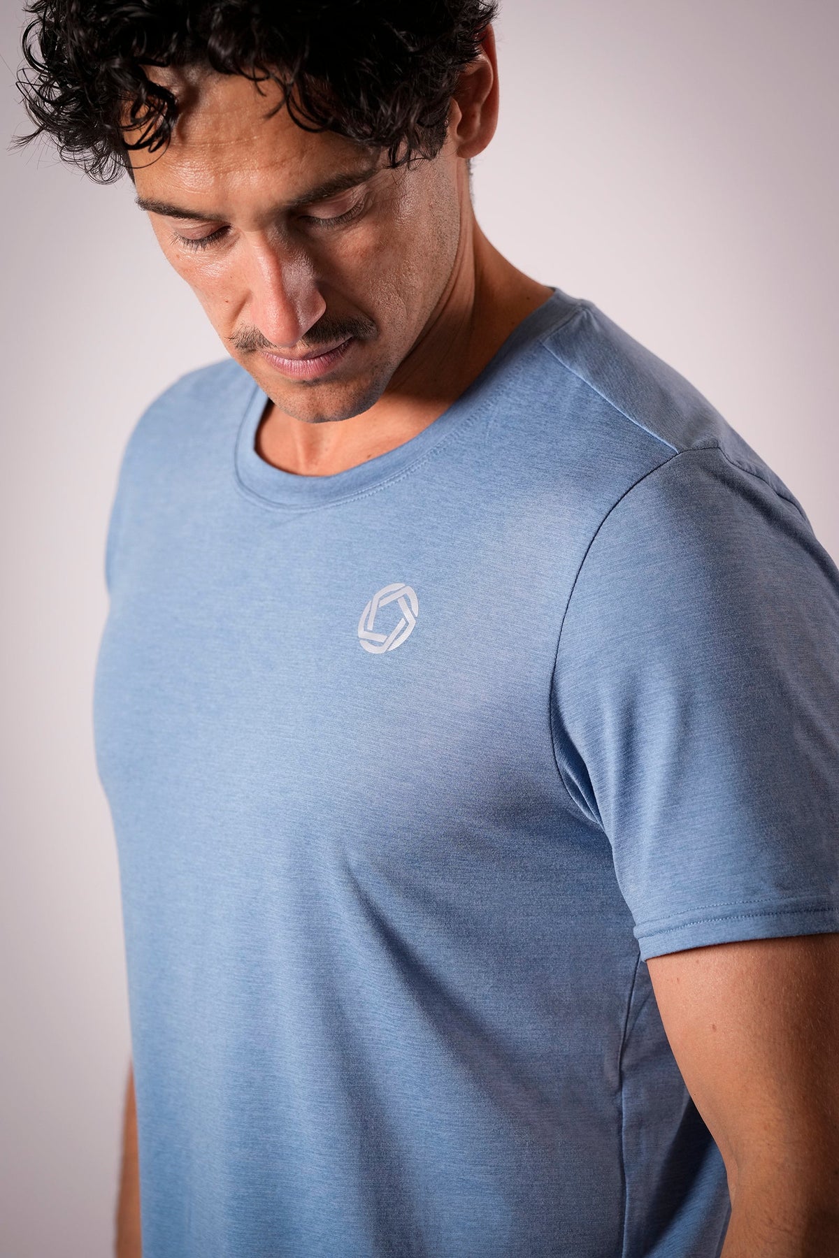 Men's FLOWDRY Tempo running top in Horizon Blue - product photo 3 of 4