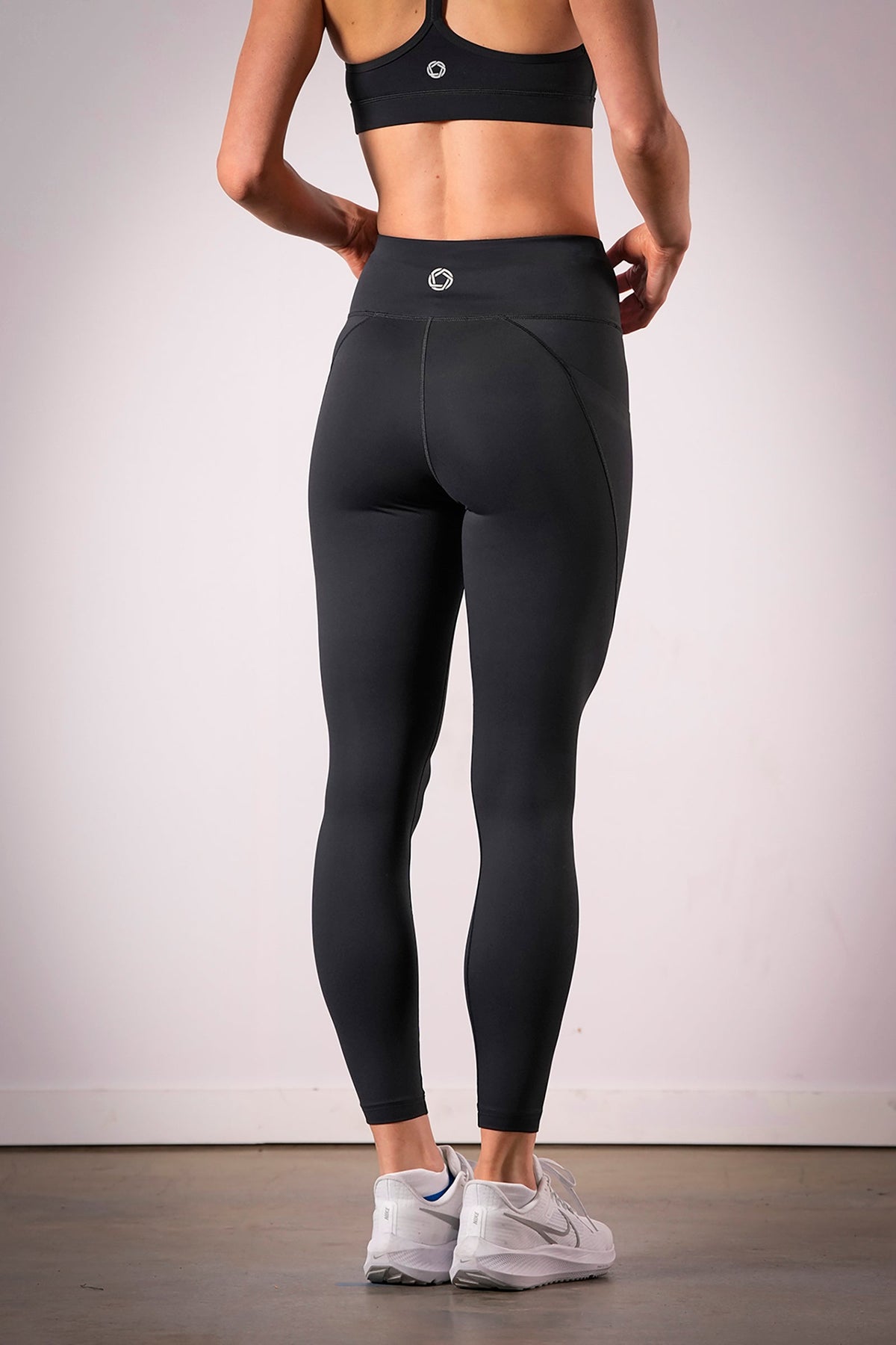 Women's BODYSENSE 2.0 running leggings in New Black - product photo 3 of 4