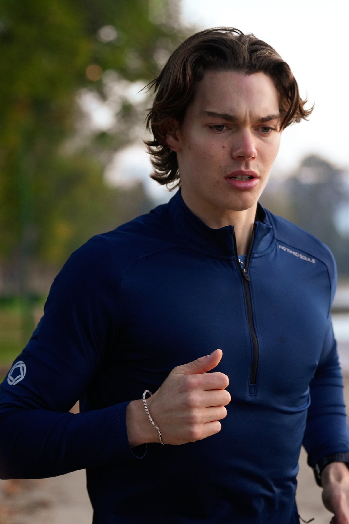 Men's AIRWRAP 1/4 zip running top in United in Navy - product photo 3 of 4