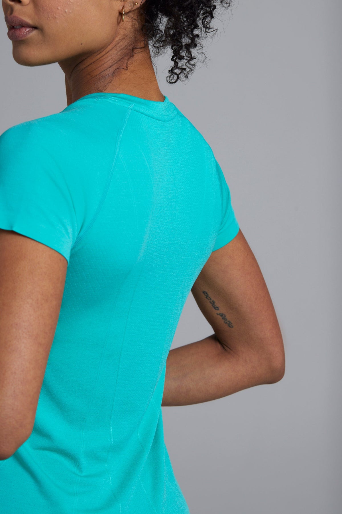Women's GLIDE360 fitted running top in Bondi Turquoise - product photo 5 of 6