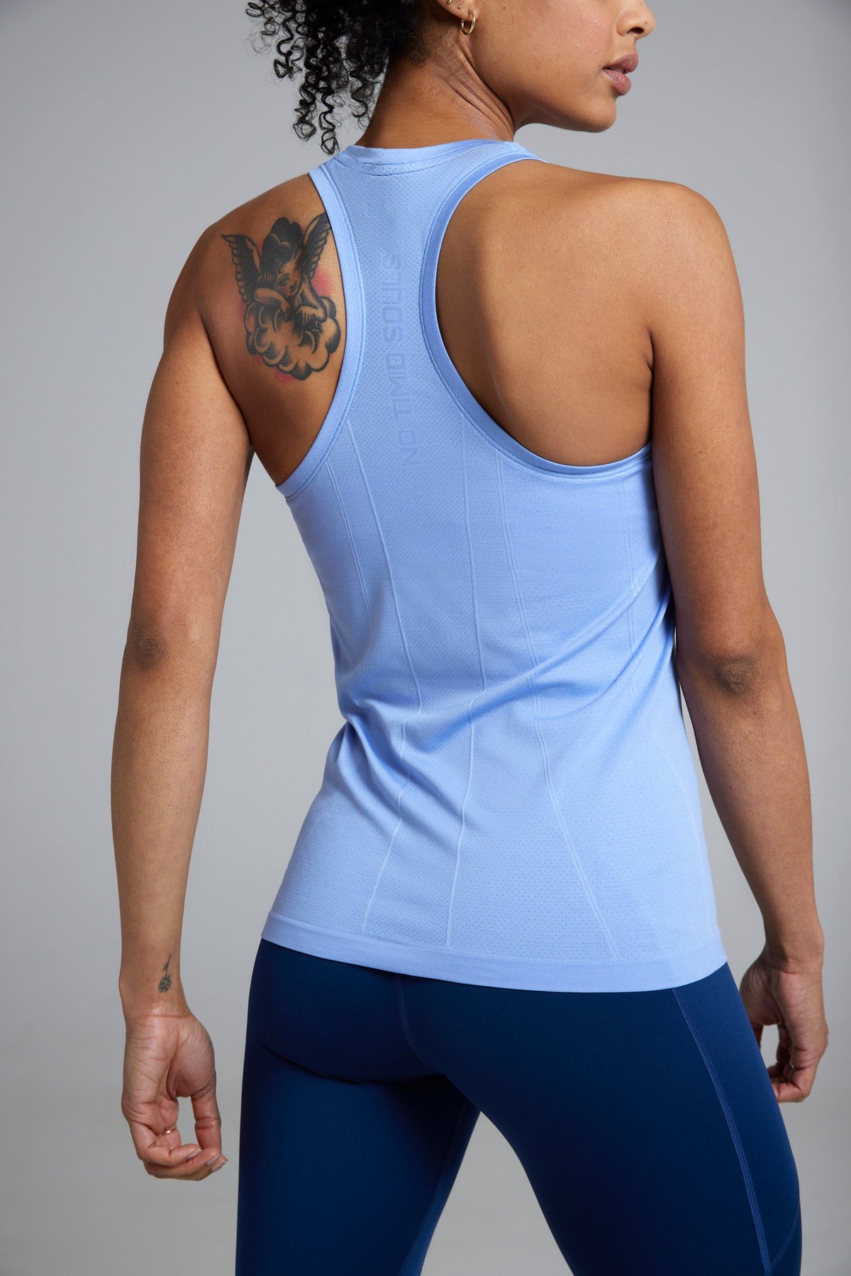Women's GLIDE360 fitted running singlet in California Sky - product photo 3 of 6