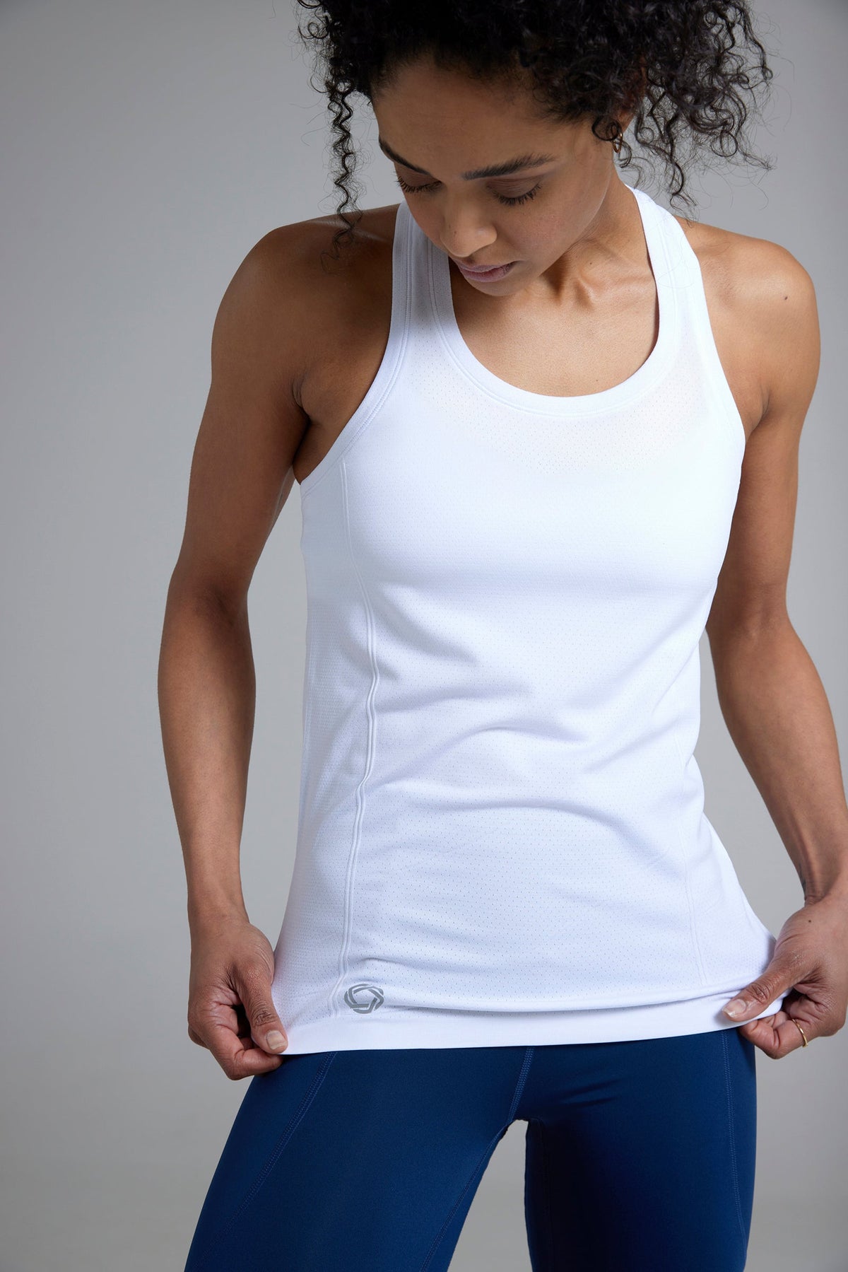 Women's GLIDE360 fitted running singlet in Griffith Observatory White - product photo 1 of 4