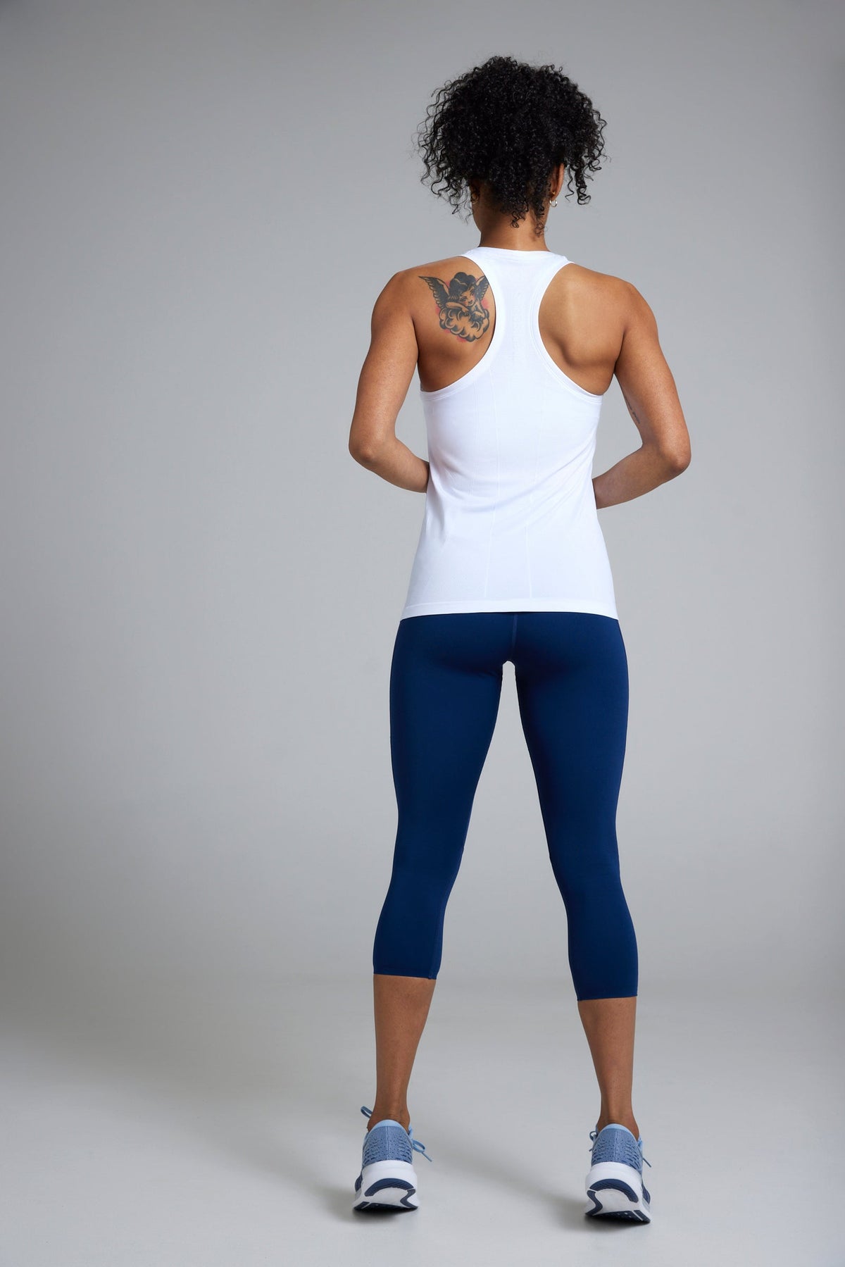 Women's GLIDE360 fitted running singlet in Griffith Observatory White - product photo 2 of 4