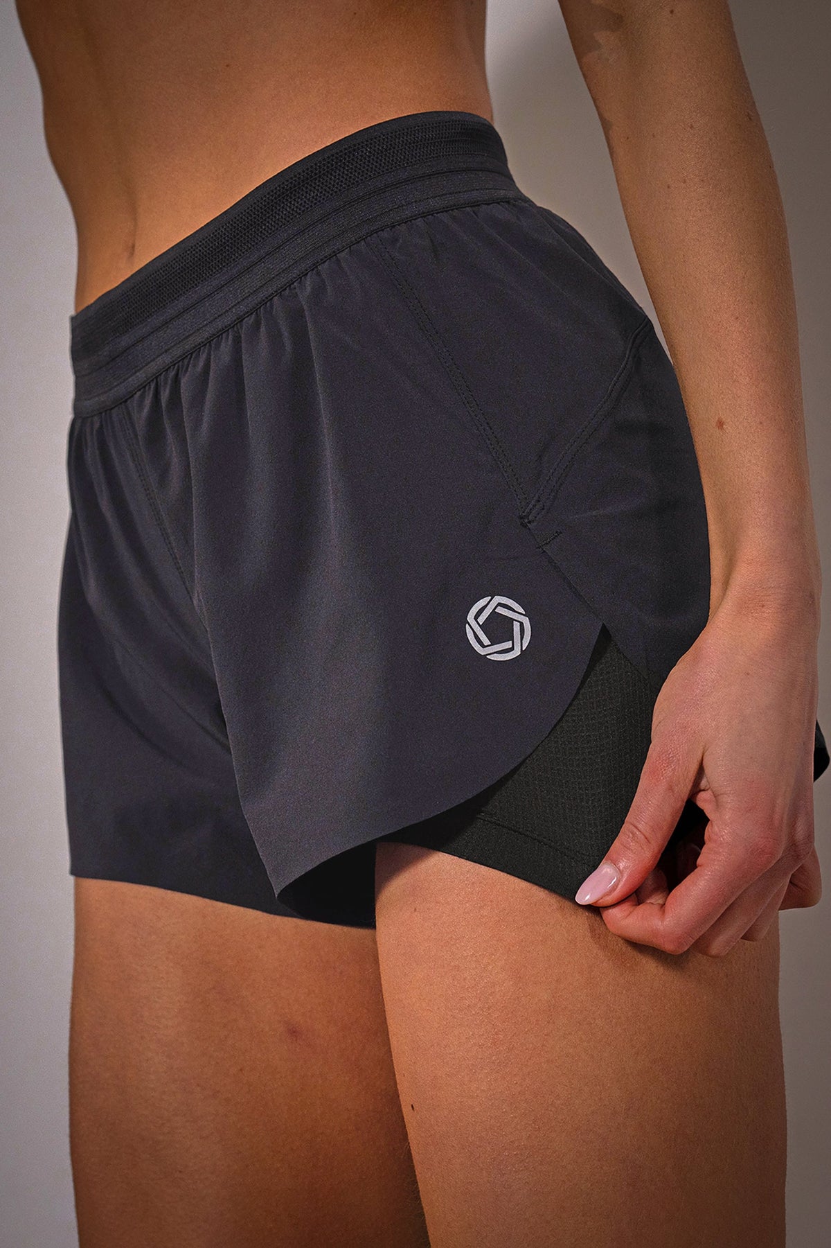 Women's FLOWDRY 3-inch lined running shorts in Graphite - product photo 4 of 4