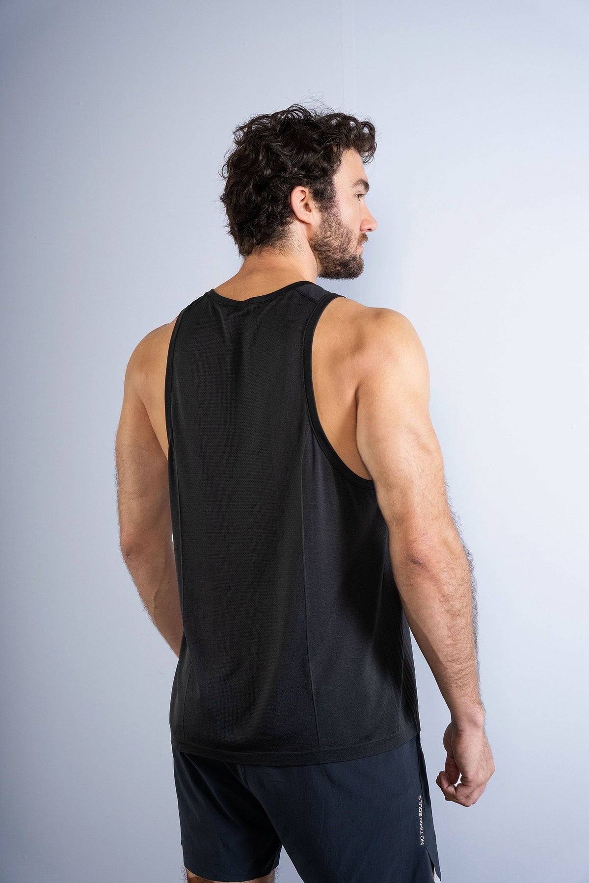 Men's GLIDE360 running singlet in New Black - product photo 2 of 4