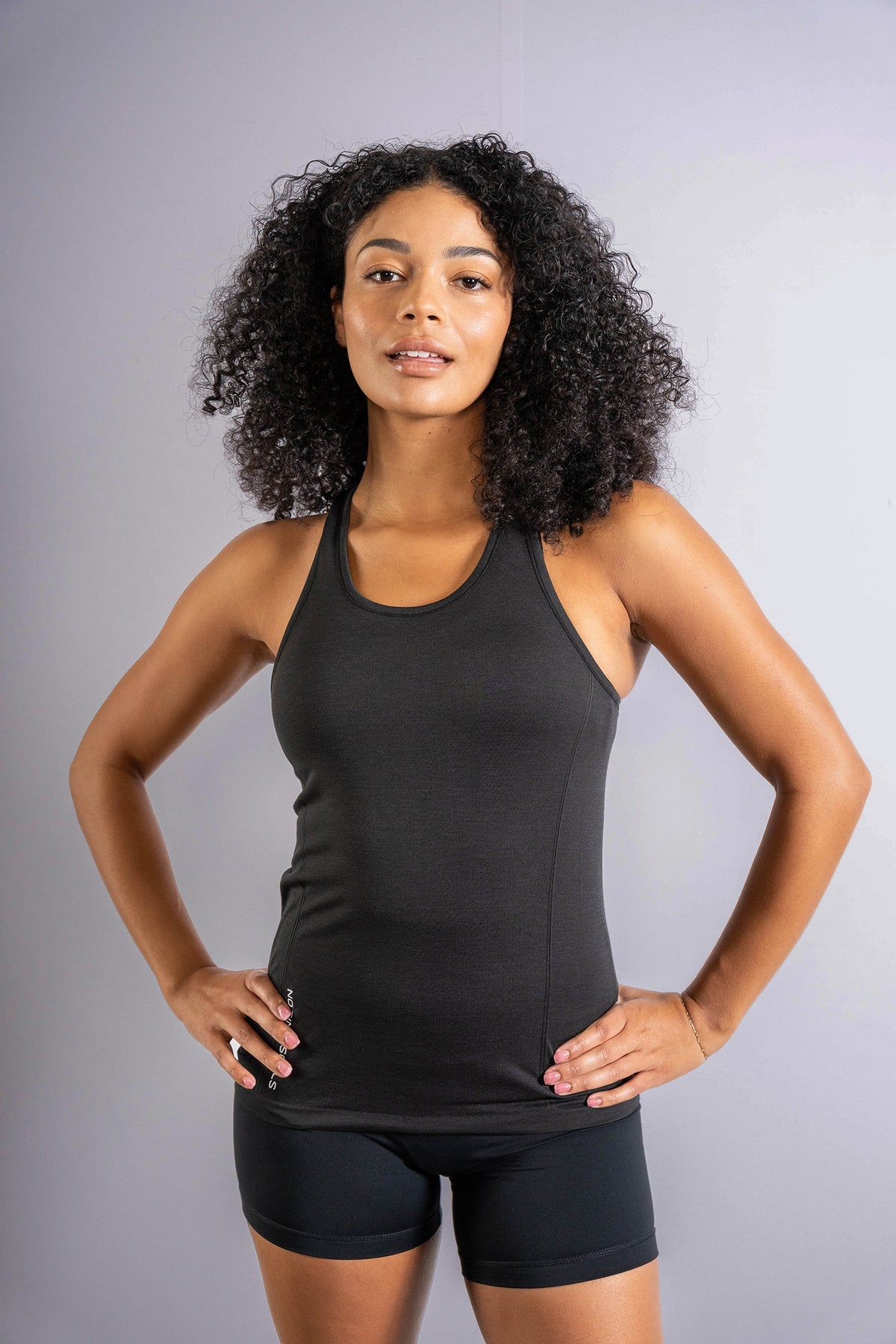 Women's GLIDE360 fitted running singlet in New Black - product photo 1 of 6