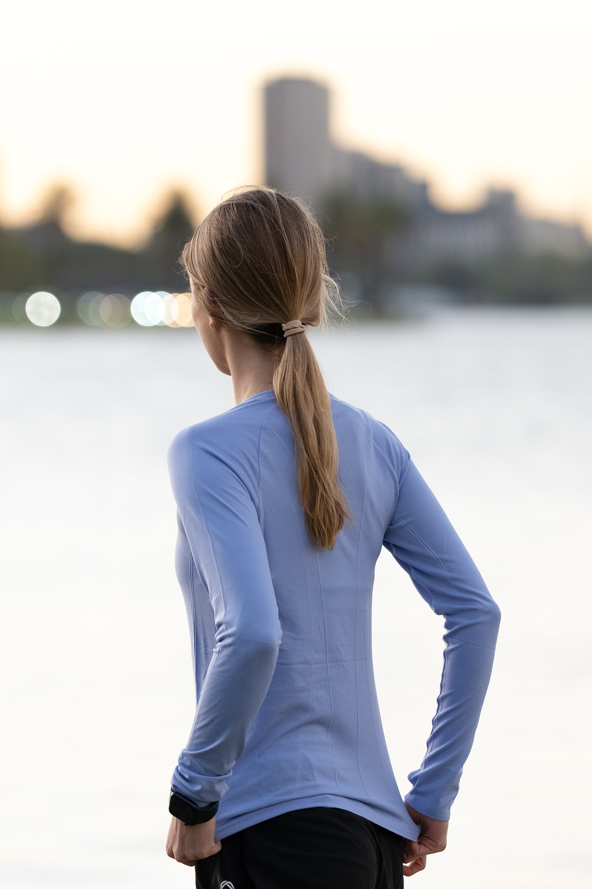 Women's GLIDE360 long sleeve running top in California Sky - product photo 2 of 4