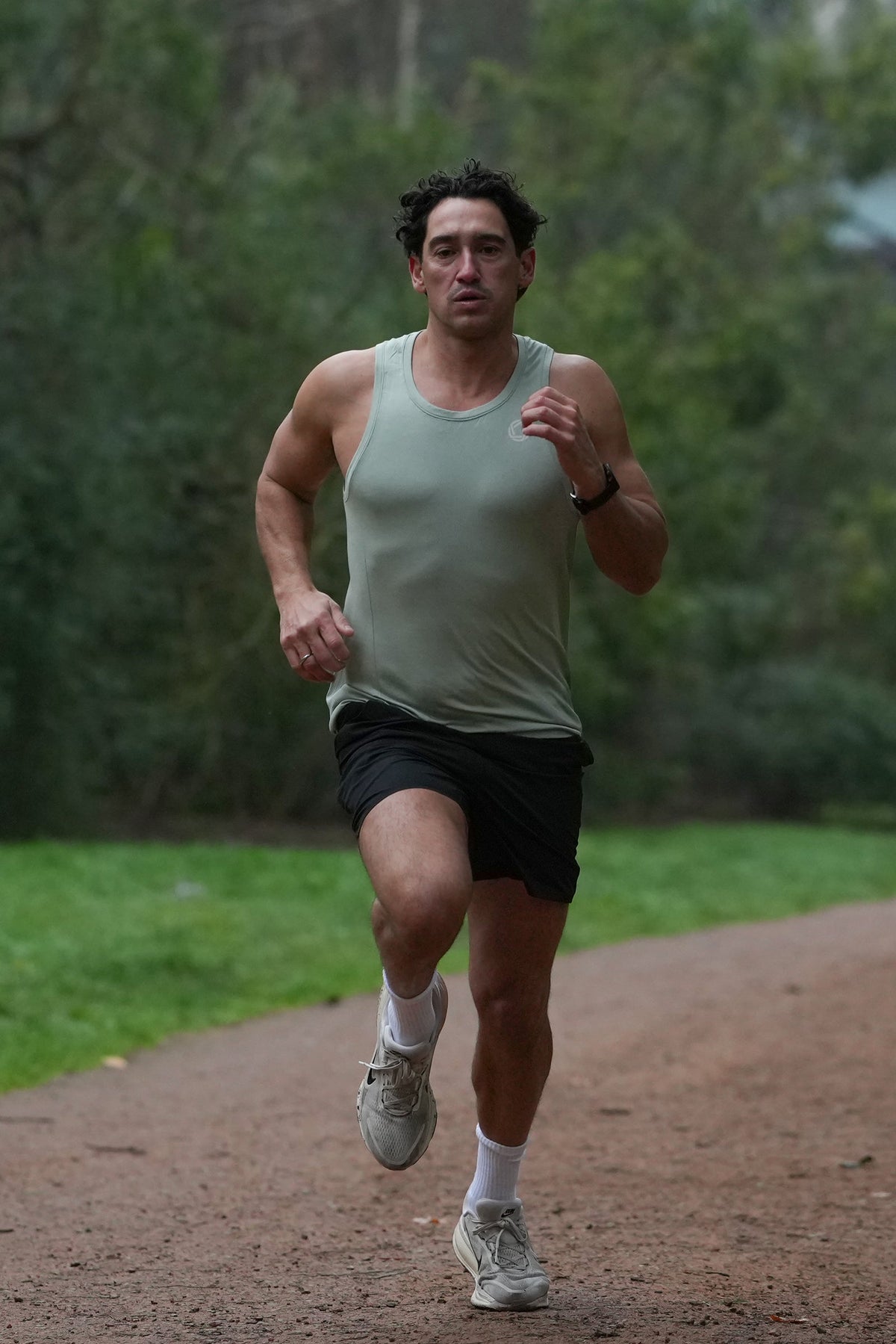 Men's GLIDE360 running singlet in Gum Tree - product photo 2 of 4