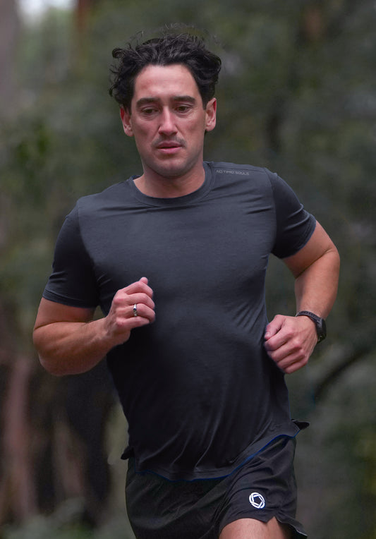 Men's FLOWDRY Tempo running top in New Black - product photo 1 of 4
