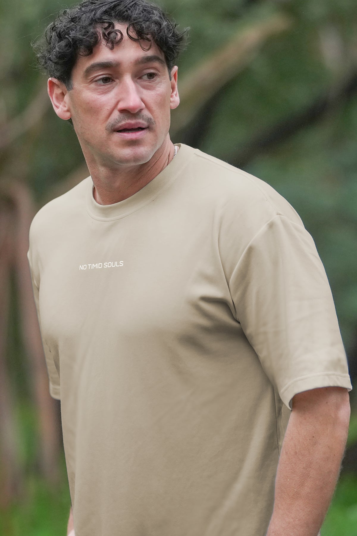 Men's Oversize and Odour-Free Tee in Surf Coast Sand