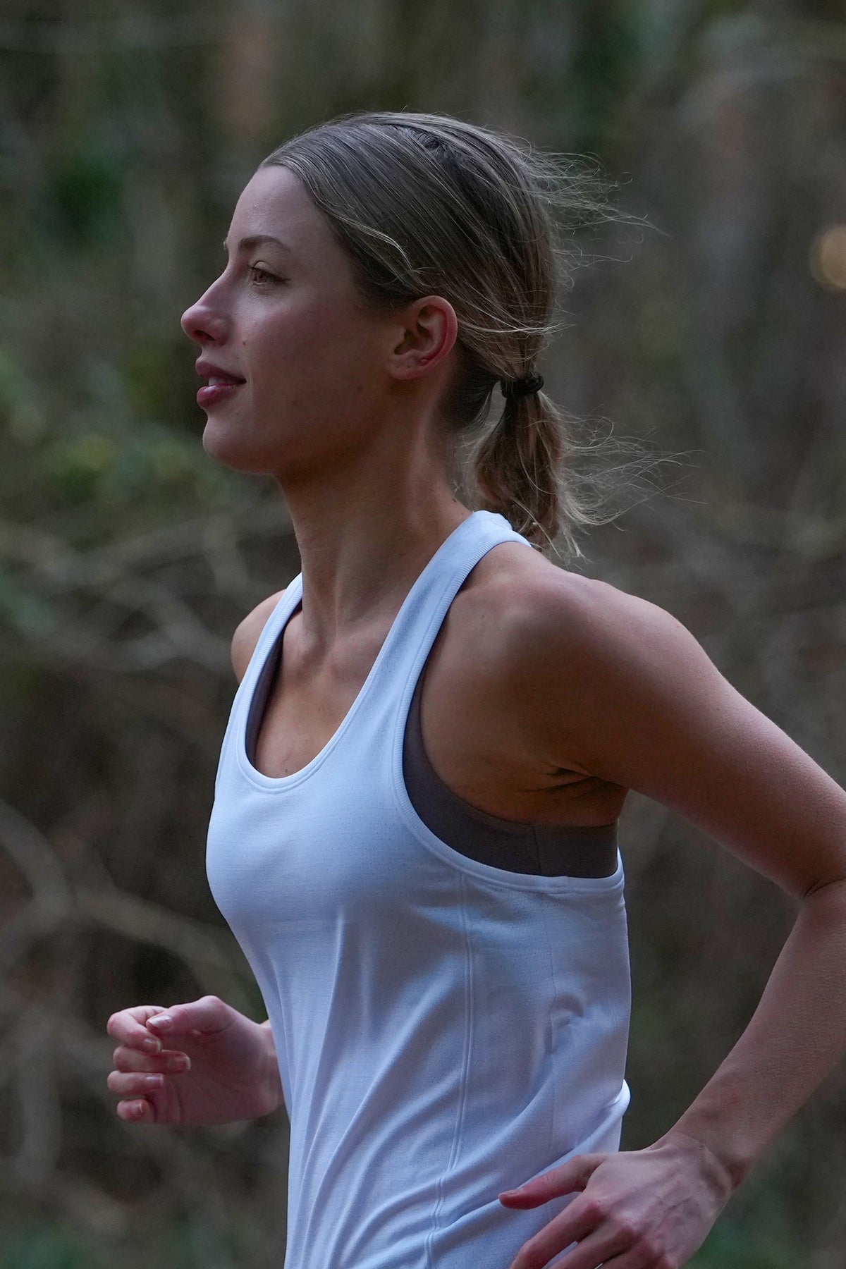Women's GLIDE360 fitted running singlet in Iceberg White - product photo 1 of 4