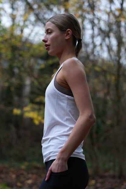 Women's GLIDE360 fitted running singlet in Iceberg White - product photo 2 of 4